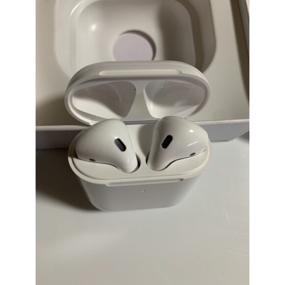 Apple Air Pods Model A2031 (2nd Generation) with Charging Case + Lightning Cable - Picture 4 of 11
